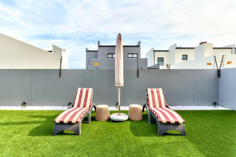 To Let 3 Bedroom Property for Rent in Sandown Western Cape